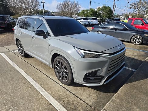 Used 2024 Lexus TX 500h AWD image 1