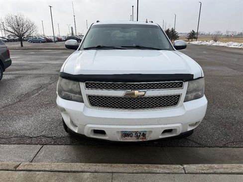 Used 2009 Chevrolet Avalanche LTZ image 2