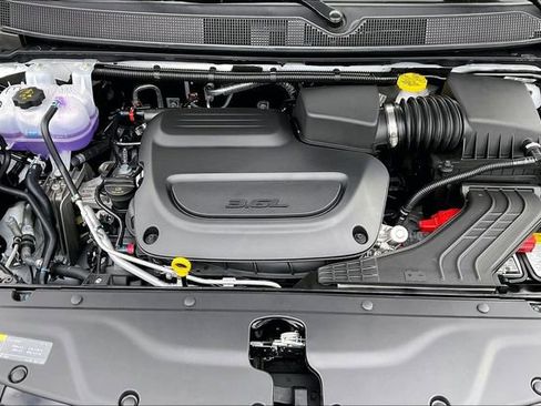 New 2026 Chrysler Pacifica Select image 11