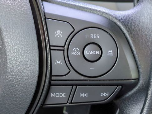 Used 2025 Toyota Corolla LE image 23