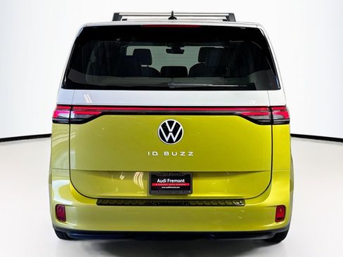 Used 2025 Volkswagen ID. Buzz 1st Edition image 6