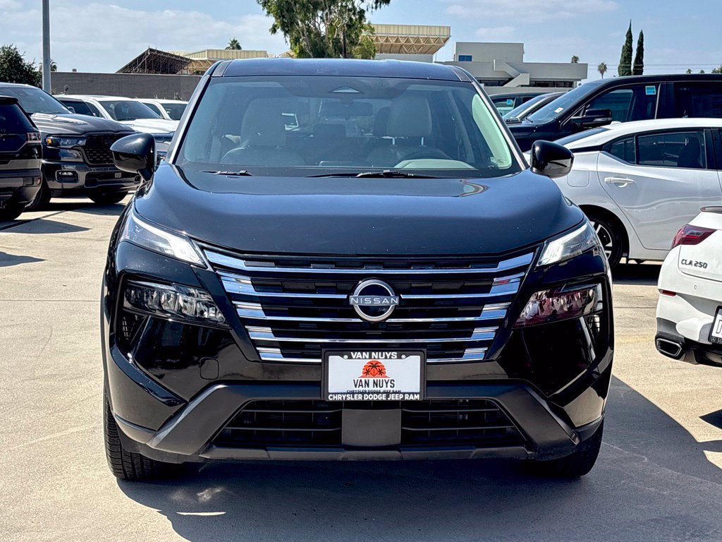 Used 2025 Nissan Rogue SV FWD image 6
