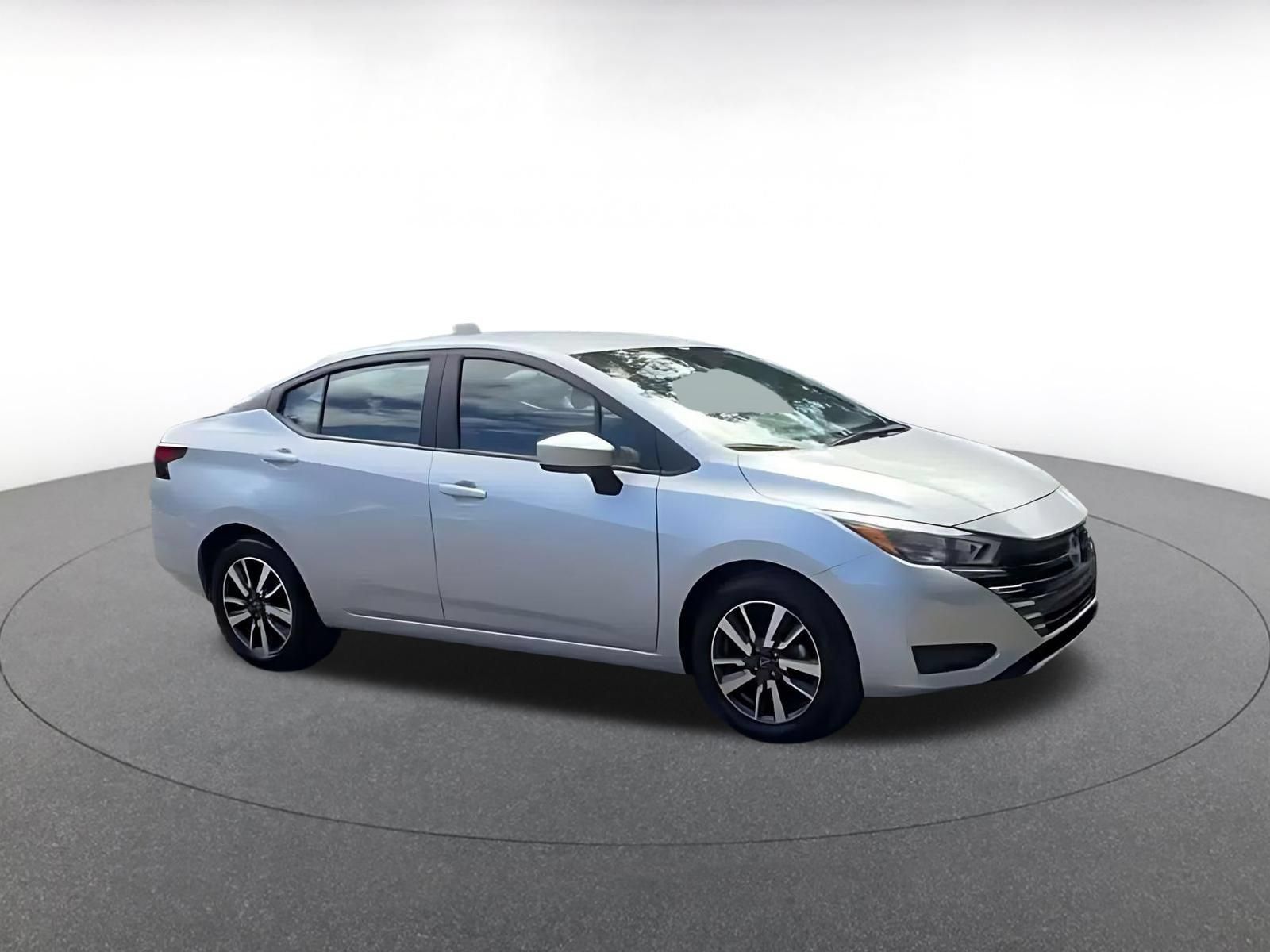 Used 2025 Nissan Versa SV FWD image 2