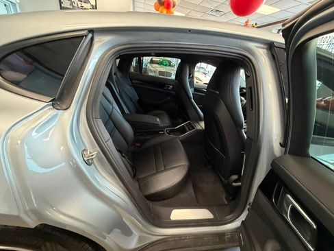 Used 2019 Porsche Panamera 4 image 46