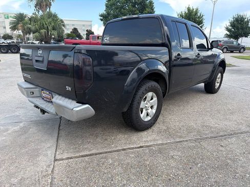 Used 2013 Nissan Frontier SV RWD image 6