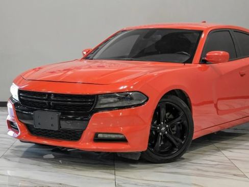 Used 2017 Dodge Charger R/T RWD image 7