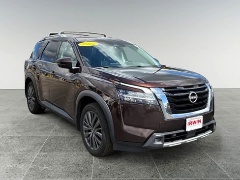 Used 2022 Nissan Pathfinder SL w/ SL Premium Package AWD/4WD image 8