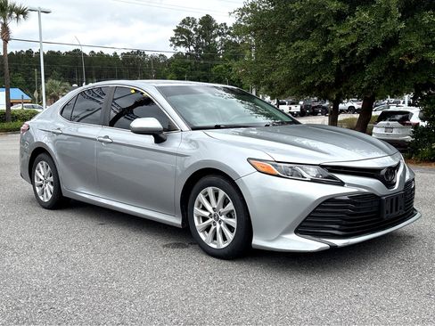 Used 2020 Toyota Camry LE FWD image 1