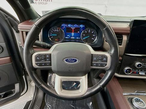Used 2023 Ford Expedition Max Limited image 13