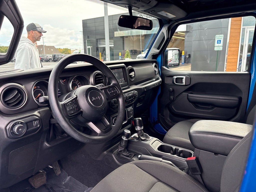 Used 2023 Jeep Wrangler Unlimited Sport AWD/4WD image 16