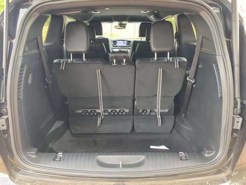 New 2026 Chrysler Pacifica Select FWD image 10