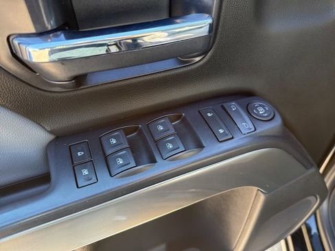 Used 2018 Chevrolet Silverado 1500 LT w/ All Star Edition image 13