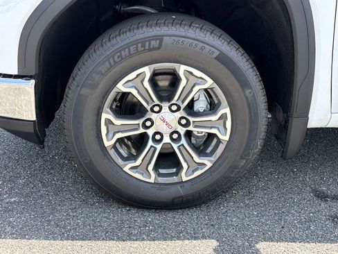 New 2025 GMC Sierra 1500 SLE w/ Preferred Package image 50