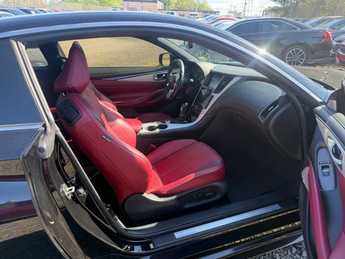 Used 2017 INFINITI Q60 Red Sport 400 AWD/4WD image 29
