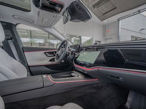Used 2026 Mercedes-Benz E 350 4MATIC Sedan image 17