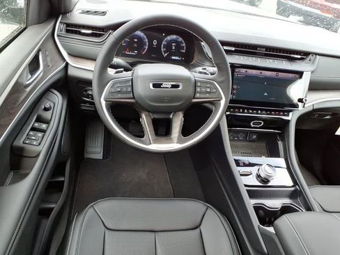 New 2026 Jeep Grand Cherokee L Limited AWD/4WD image 13