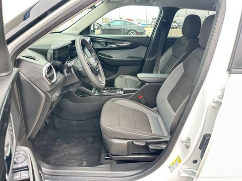 Used 2025 Chevrolet TrailBlazer LT image 27