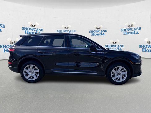 Used 2023 Lincoln Corsair AWD image 8