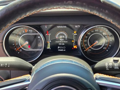 Used 2021 Jeep Wrangler Unlimited Sahara AWD/4WD image 17