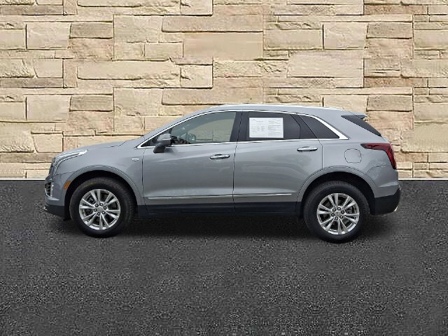 Certified 2025 Cadillac XT5 Luxury w/ LPO, Floor Liner Package AWD/4WD image 2