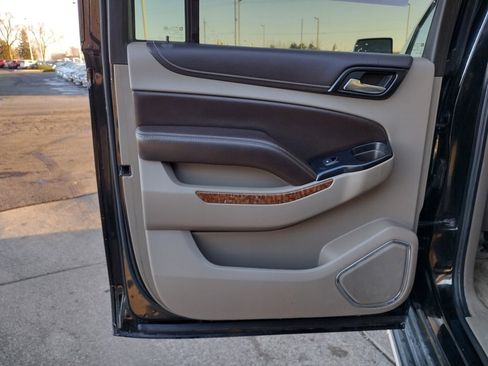 Used 2016 Chevrolet Suburban LTZ image 23