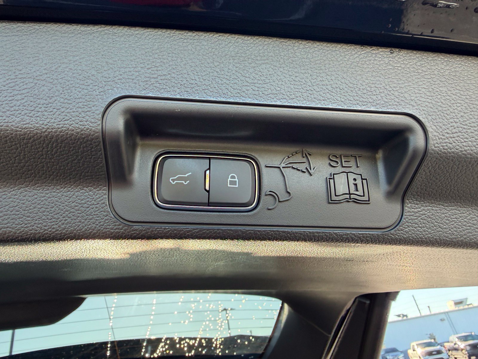 Used 2024 Ford Explorer XLT w/ Equipment Group 202A AWD/4WD image 12