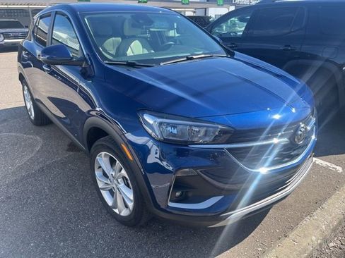 Used 2023 Buick Encore GX Preferred image 2