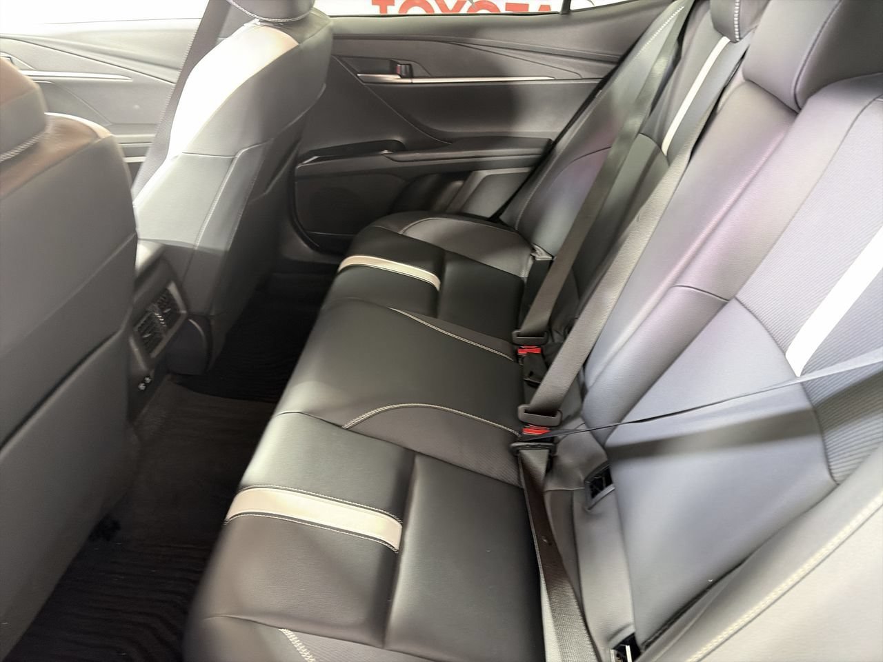 Used 2025 Toyota Camry SE FWD image 23