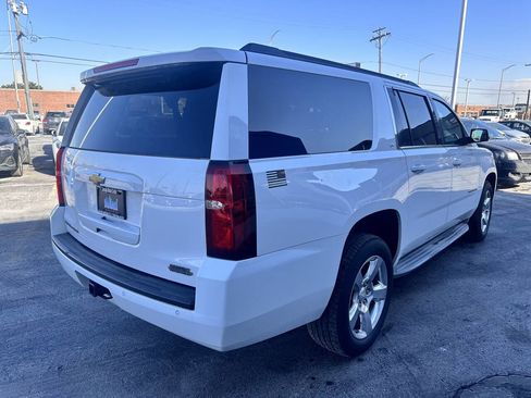 Used 2015 Chevrolet Suburban LT image 10