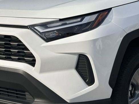 Used 2025 Toyota RAV4 XLE image 6