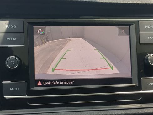 Used 2022 Volkswagen Jetta SE FWD image 30