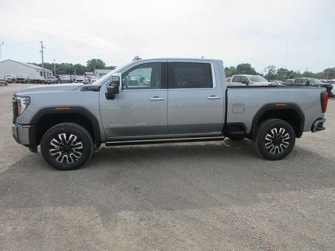 New 2026 GMC Sierra 2500 Denali Ultimate AWD/4WD image 11