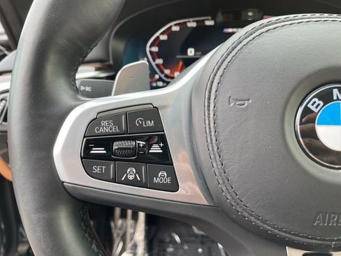Used 2023 BMW M550i xDrive w/ Dynamic Handling Package image 15