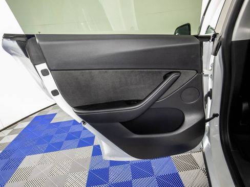 Used 2020 Tesla Model Y Long Range AWD/4WD image 14