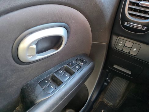 Used 2016 Kia Soul FWD image 15