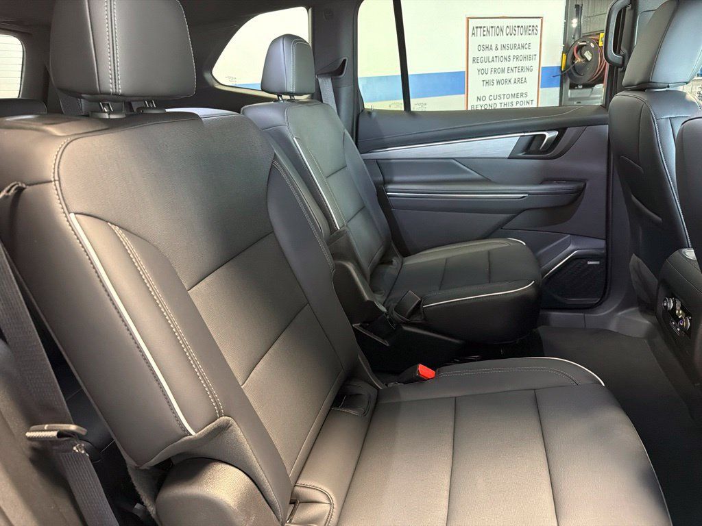 Used 2026 Buick Enclave Preferred AWD/4WD image 28