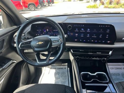 Used 2024 Chevrolet Traverse LS AWD/4WD image 24