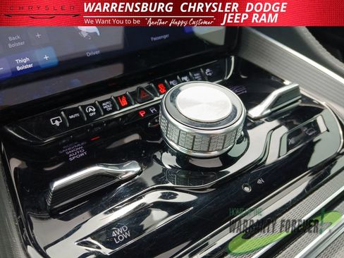 Used 2024 Jeep Grand Wagoneer L Series II w/ Quick Order Packagew 28T AWD/4WD image 28
