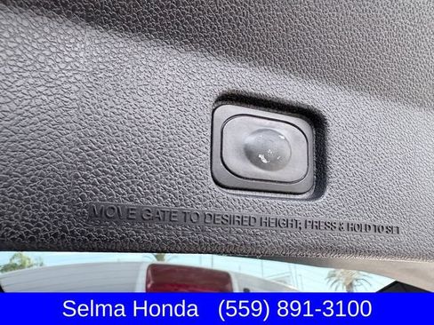 Used 2018 Ford Explorer XLT w/ Equipment Group 202A FWD image 28