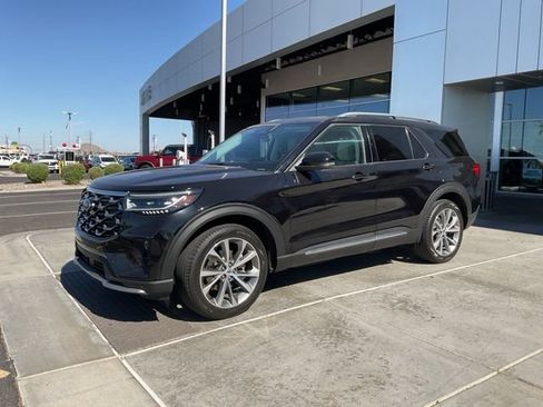 Used 2025 Ford Explorer Platinum w/ Ultimate Package AWD/4WD image 2