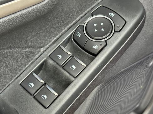 Used 2022 Ford Escape SE w/ Convenience Package image 12