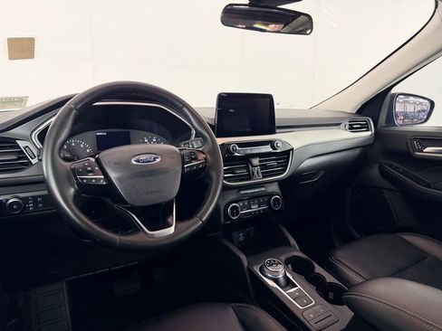 Used 2022 Ford Escape SEL image 17