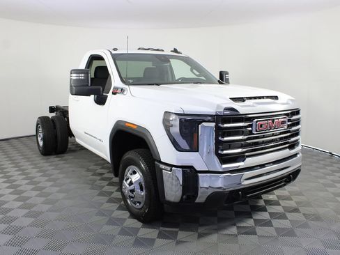 New 2026 GMC Sierra 3500 SLE w/ SLE Convenience Package AWD/4WD image 19