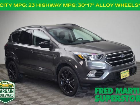 Used 2018 Ford Escape SE w/ SE Sport Appearance Package FWD image 1