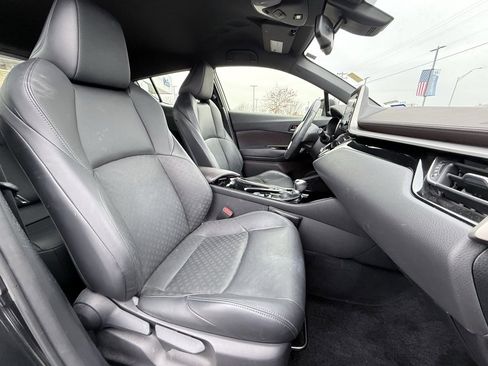 Used 2019 Toyota C-HR Limited image 26