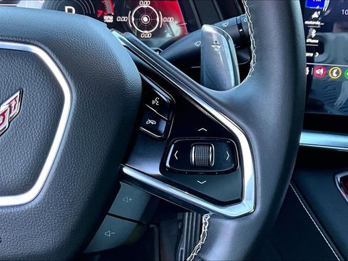 Used 2022 Chevrolet Corvette Stingray Coupe w/ Z51 Performance Package image 22