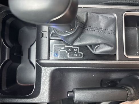 Used 2022 Toyota Tacoma TRD Sport image 16