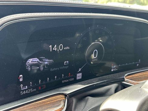 Certified 2023 Cadillac Escalade Premium Luxury RWD image 24