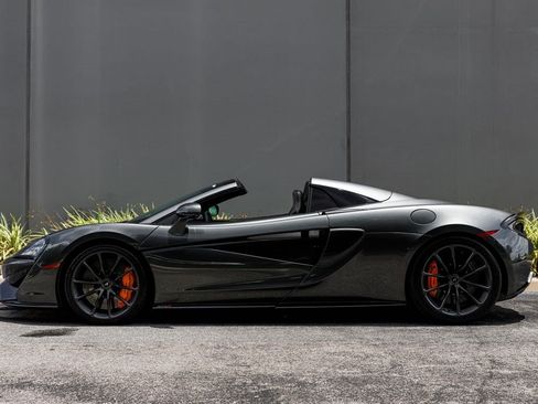 Used 2019 McLaren 570S Spider RWD image 2