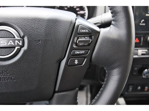 Used 2025 Nissan Frontier SV w/ SV Convenience Package RWD image 16